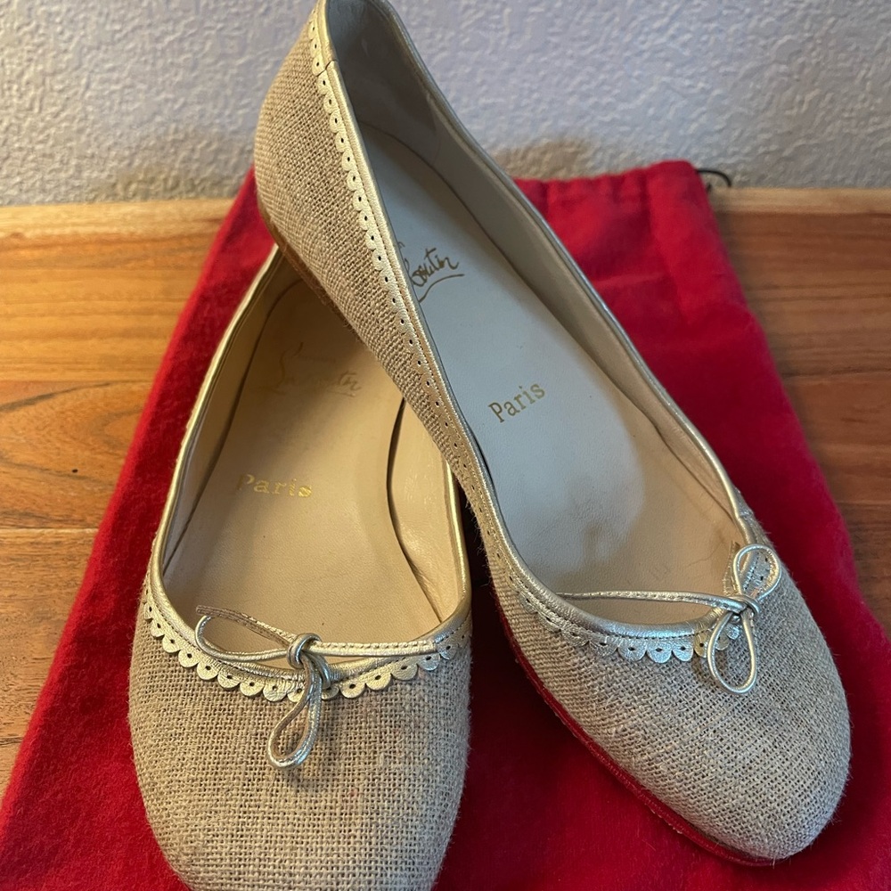 CHRISTIAN LOUBOUTIN linen & calfskin BALLET FLATS.  Size 37.5